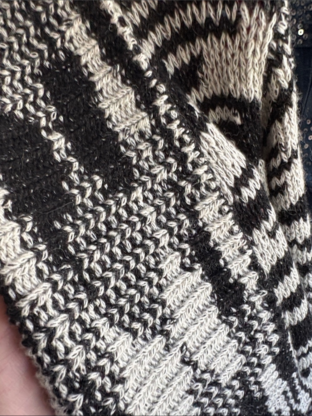 Juicy Couture Black and White Patterned Open-Front Sweater Cardigan - Picture 6 of 6